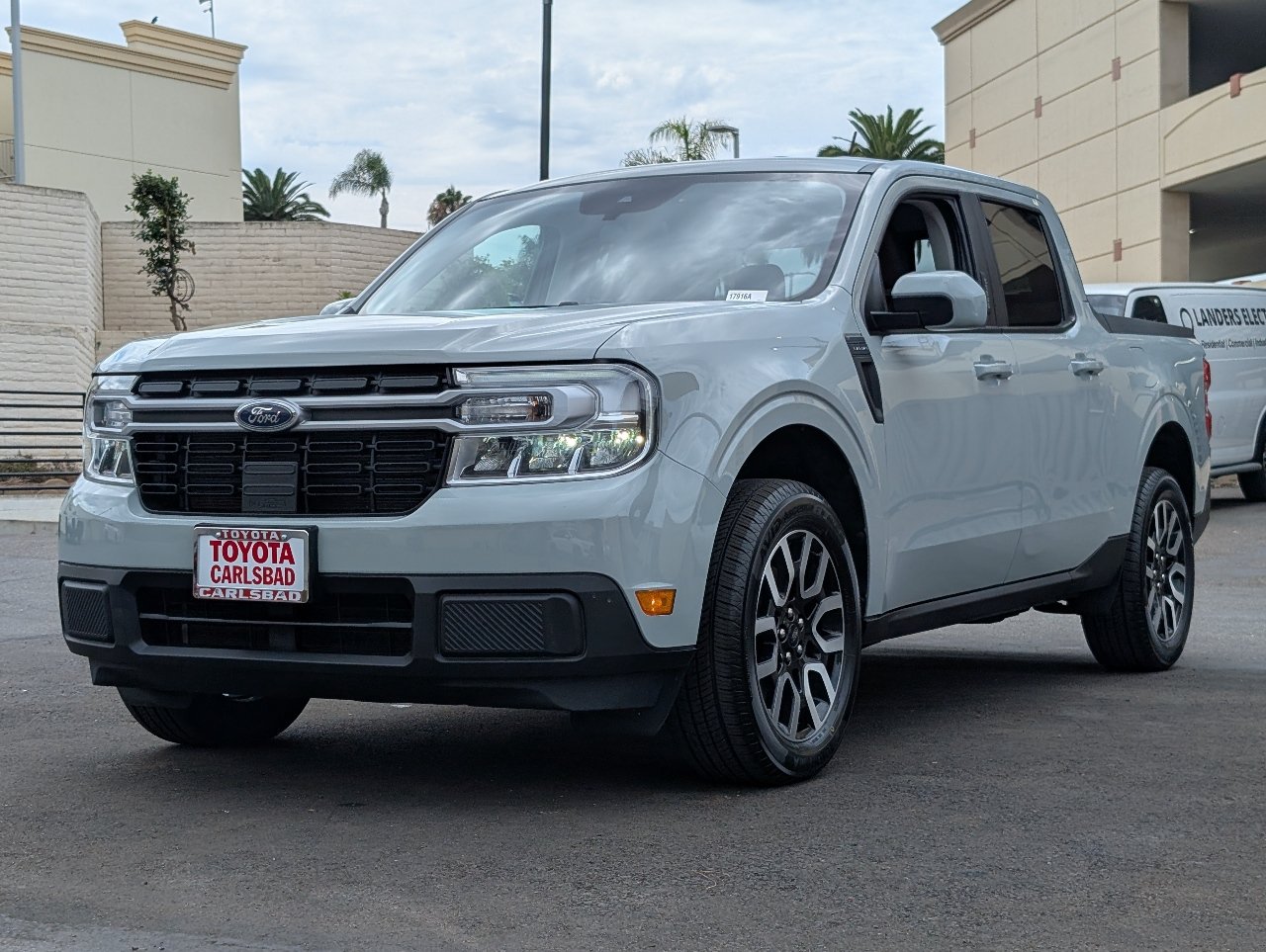 Used 2022 Ford Maverick Lariat w/ Lariat Luxury Package FWD image 11