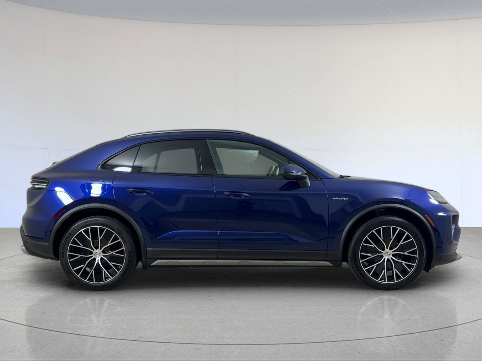 New 2026 Porsche Macan Electric RWD image 9