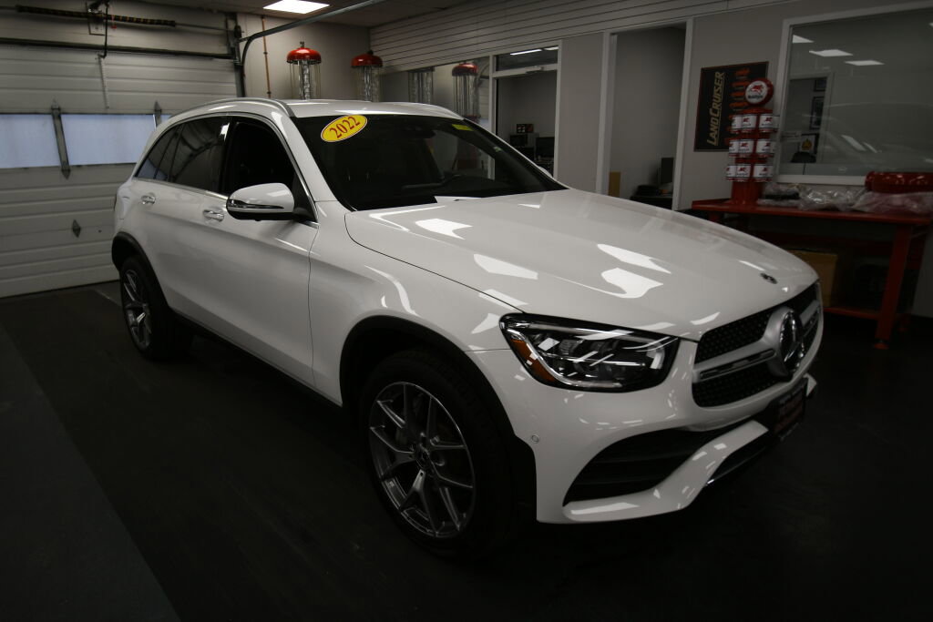 Used 2022 Mercedes-Benz GLC 300 4MATIC image 2