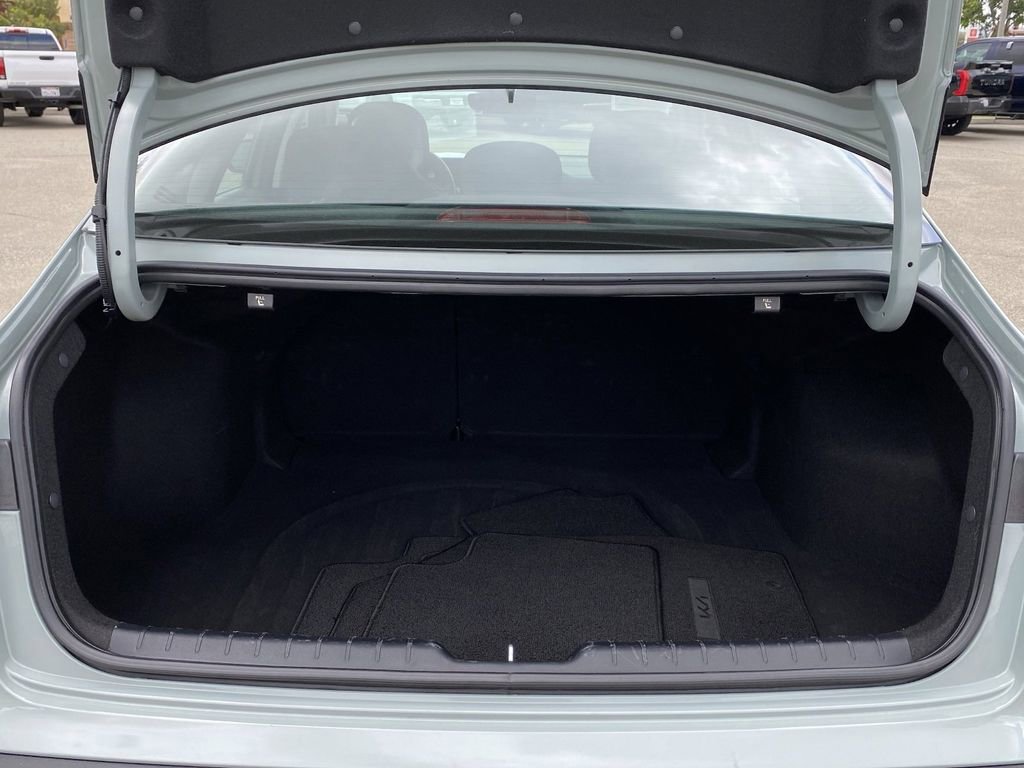 Used 2025 Kia K4 LXS image 19
