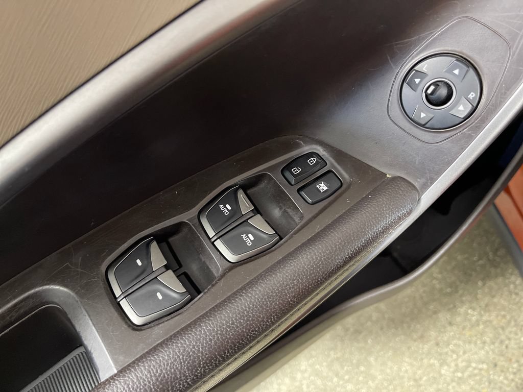 Used 2017 Hyundai Santa Fe Sport FWD image 18