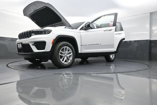 New 2026 Jeep Grand Cherokee Laredo X AWD/4WD image 31