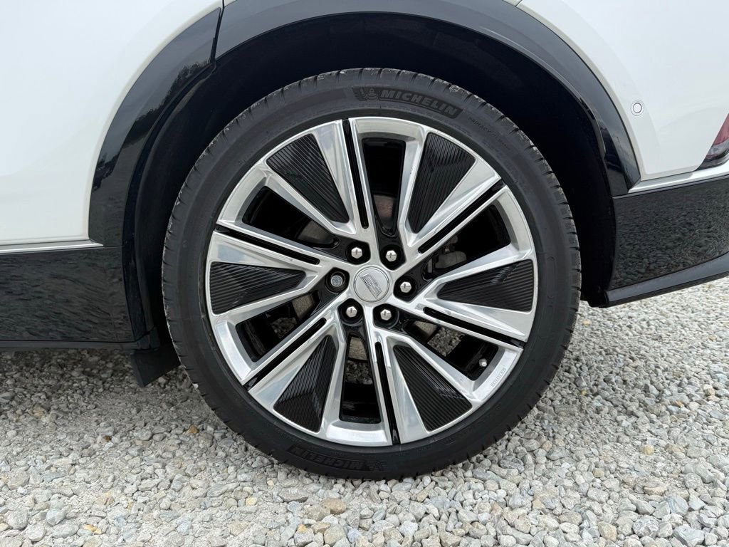Certified 2024 Cadillac Lyriq Luxury w/ LPO, Floor Liner Package AWD/4WD image 15