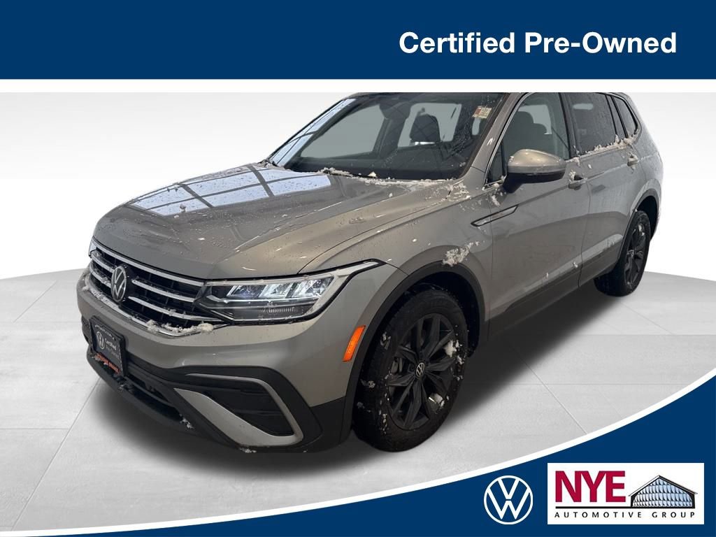 Used 2024 Volkswagen Tiguan SE image 1