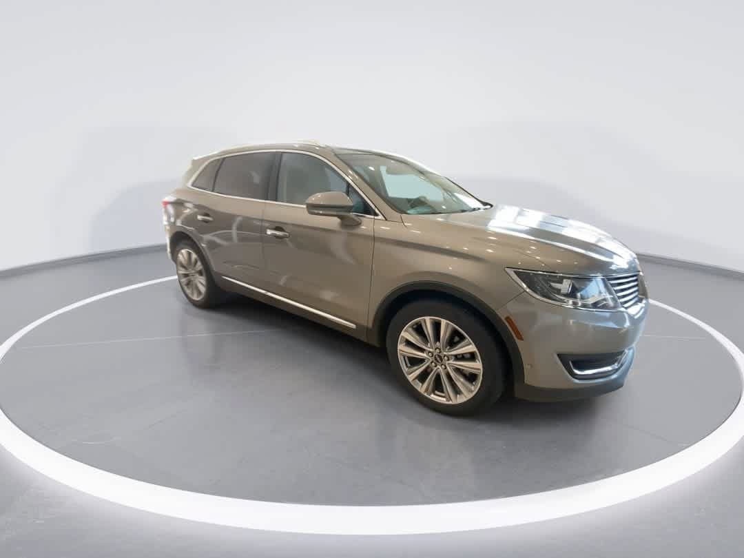 Used 2016 Lincoln MKX Reserve w/ Technology Package AWD/4WD image 2