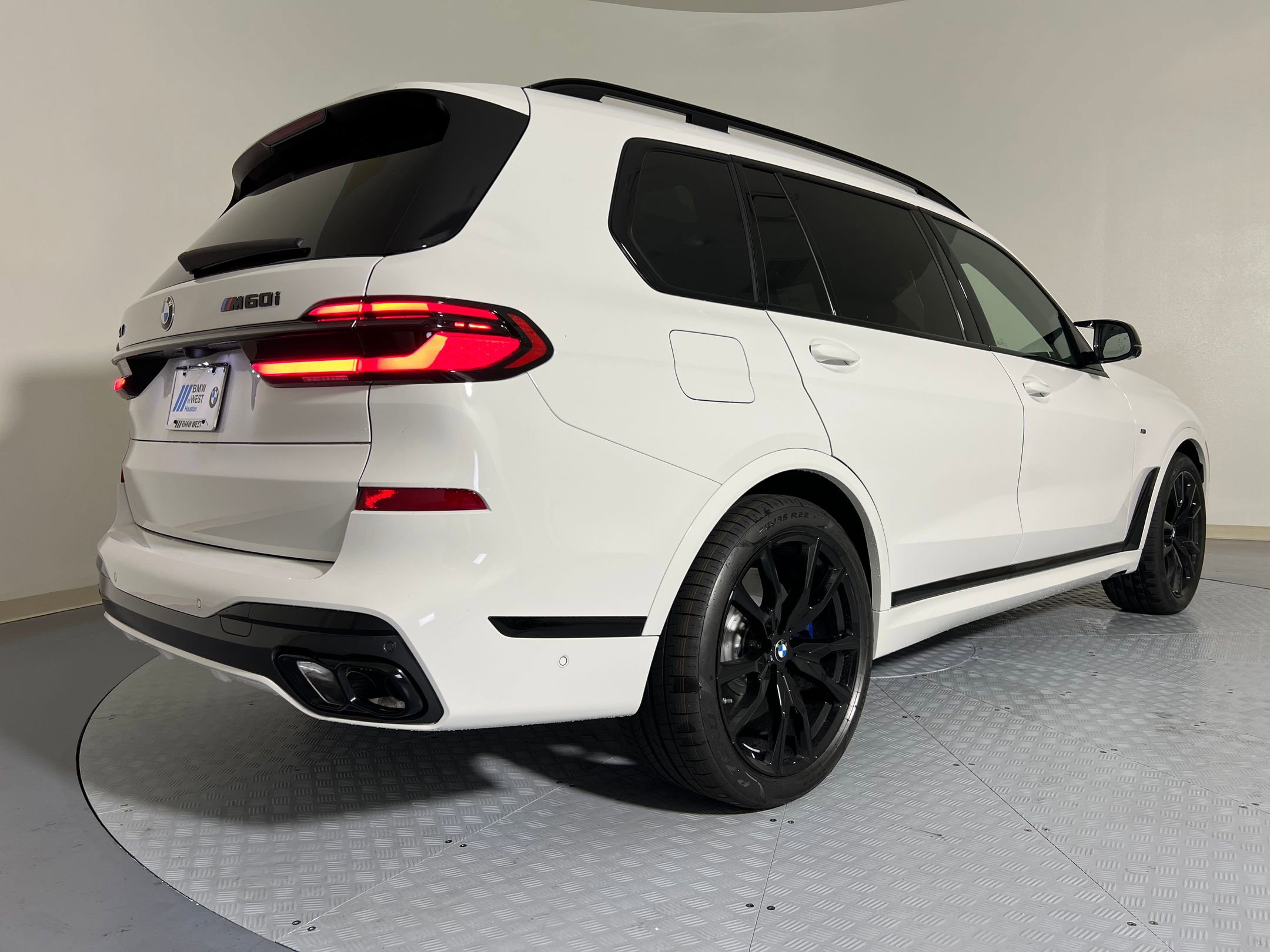 New 2026 BMW X7 M60i image 9