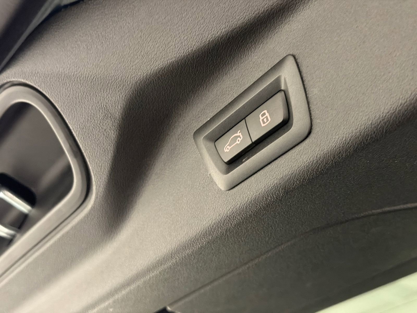 Used 2024 BMW ALPINA XB7 image 14