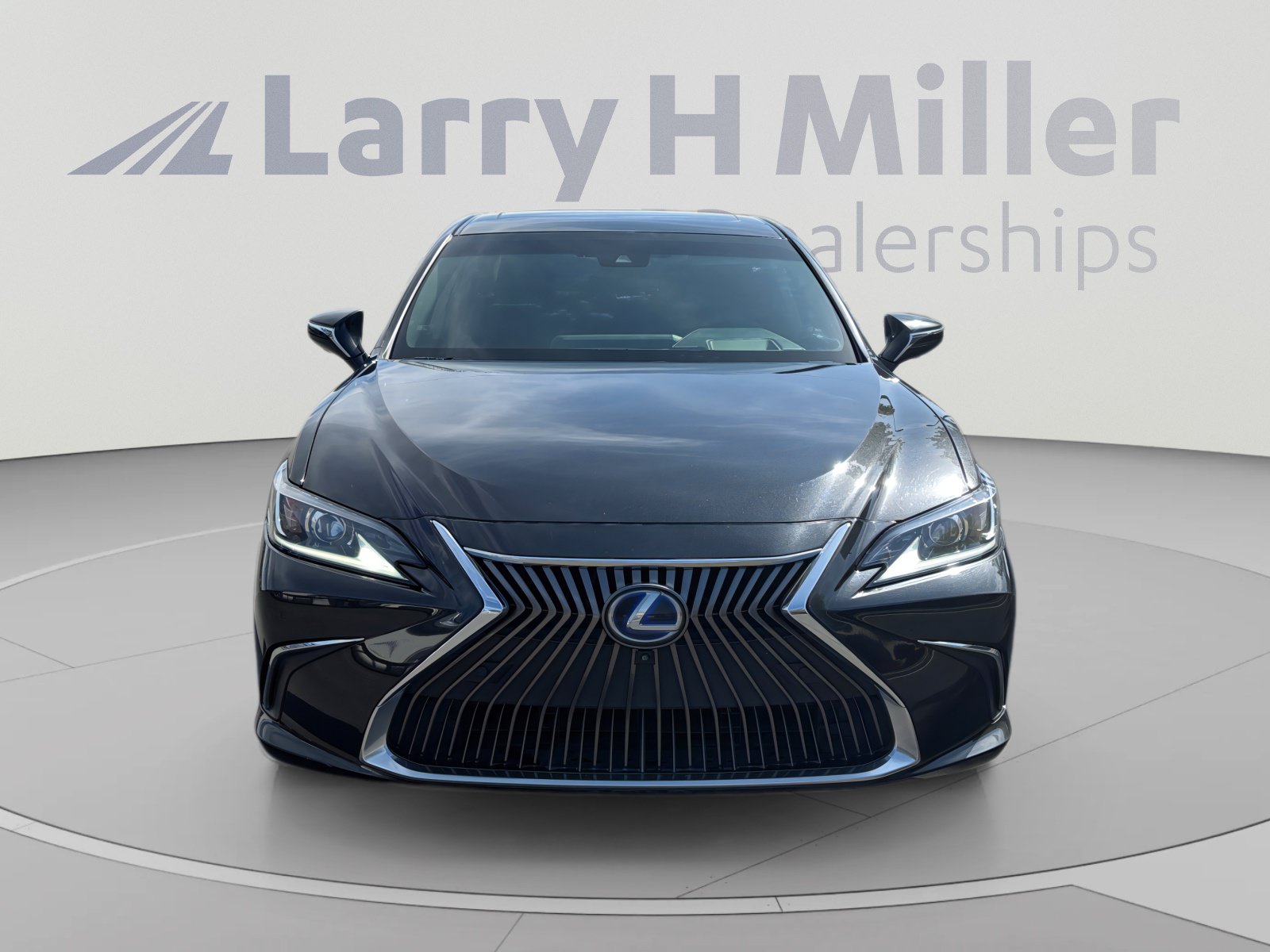 Used 2019 Lexus ES 300h w/ Accessory Package 2 FWD image 8