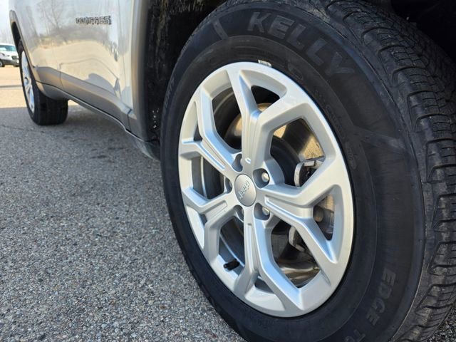 Used 2024 Jeep Compass Latitude image 34