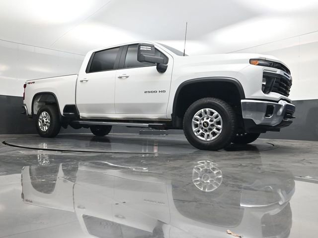 Used 2025 Chevrolet Silverado 2500 LT w/ Convenience Package image 46