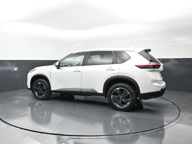 Certified 2024 Nissan Rogue SV AWD/4WD image 2