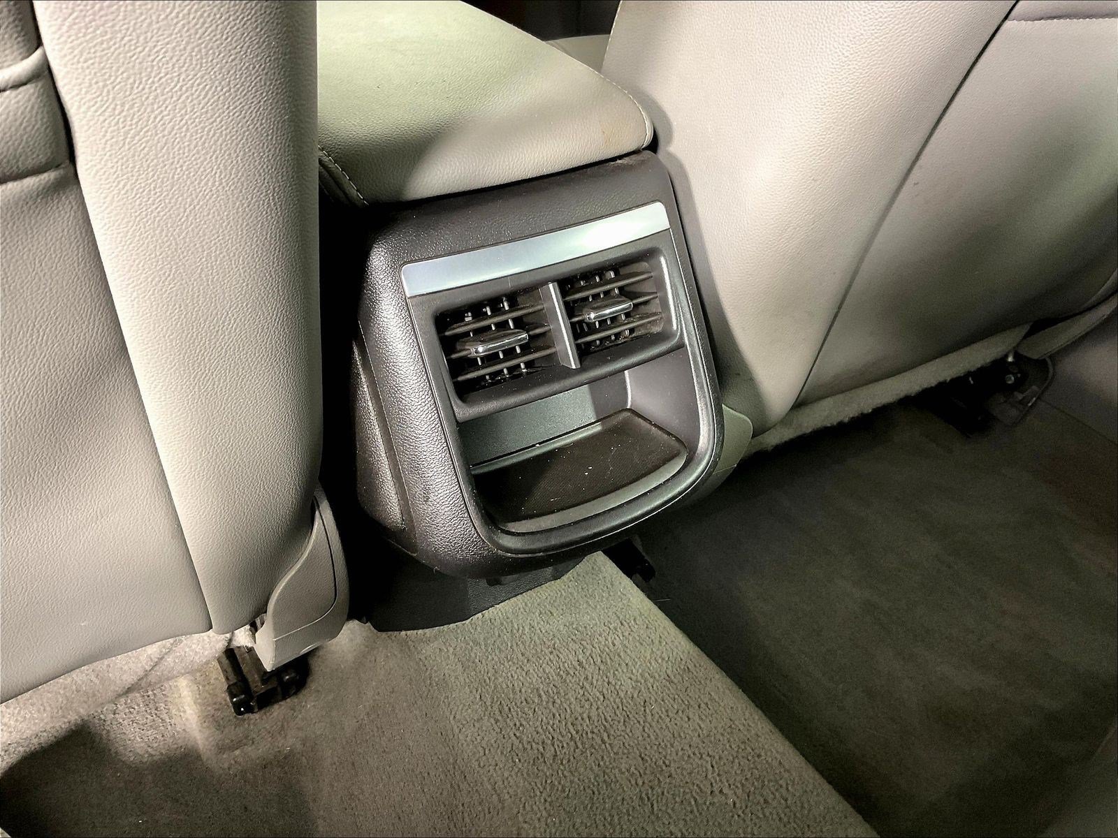 Used 2019 Chevrolet Impala LT FWD image 10