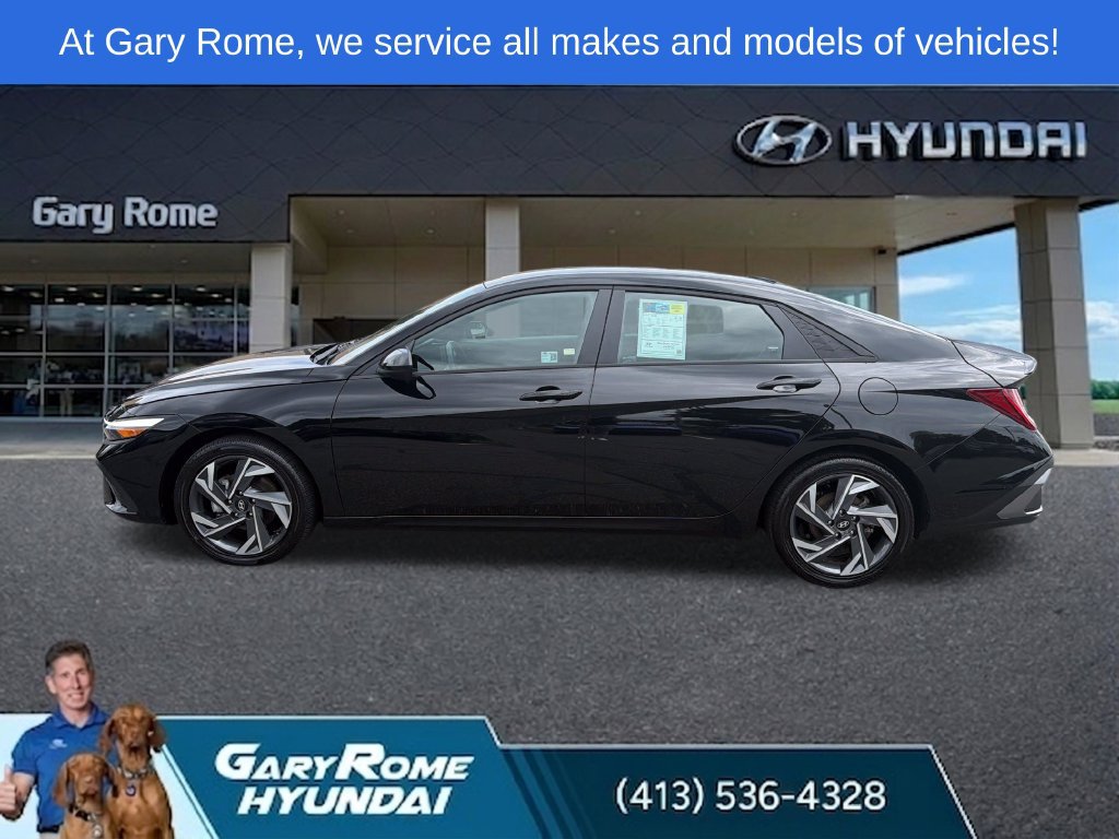 Certified 2025 Hyundai Elantra SEL FWD image 2