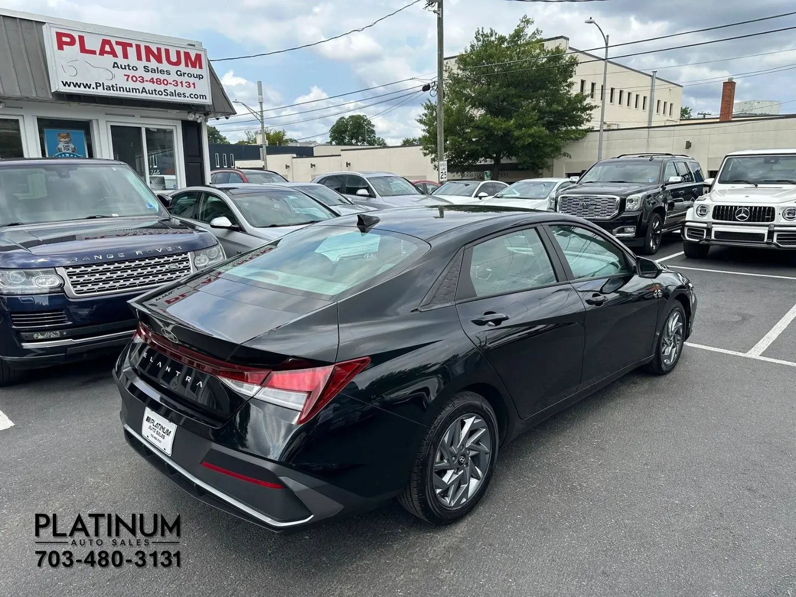 Used 2024 Hyundai Elantra SEL FWD image 5