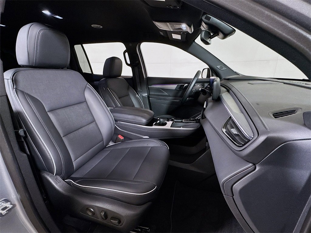 Used 2025 Buick Enclave Preferred image 28