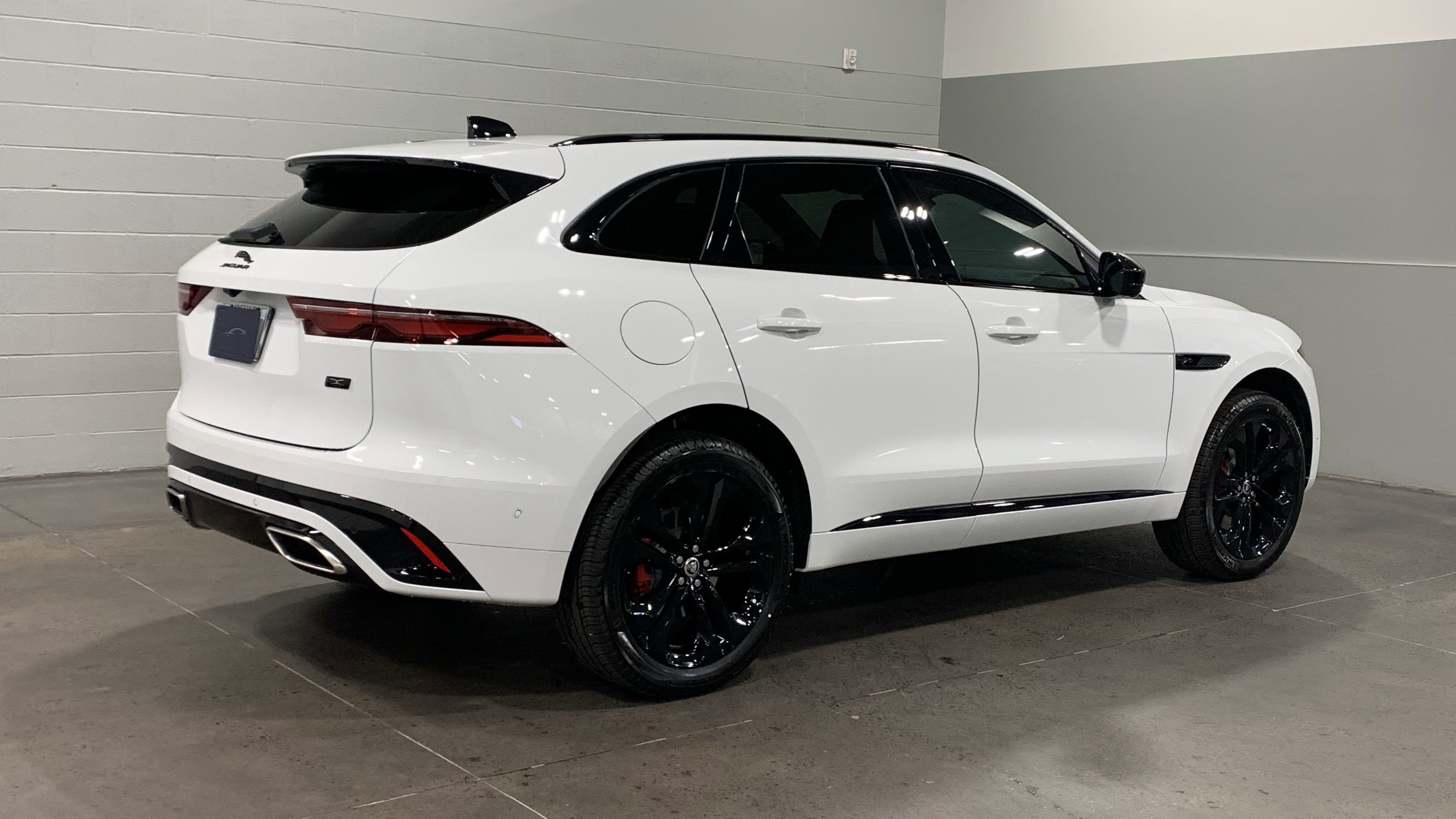 New 2026 Jaguar F-PACE R-Dynamic S image 2