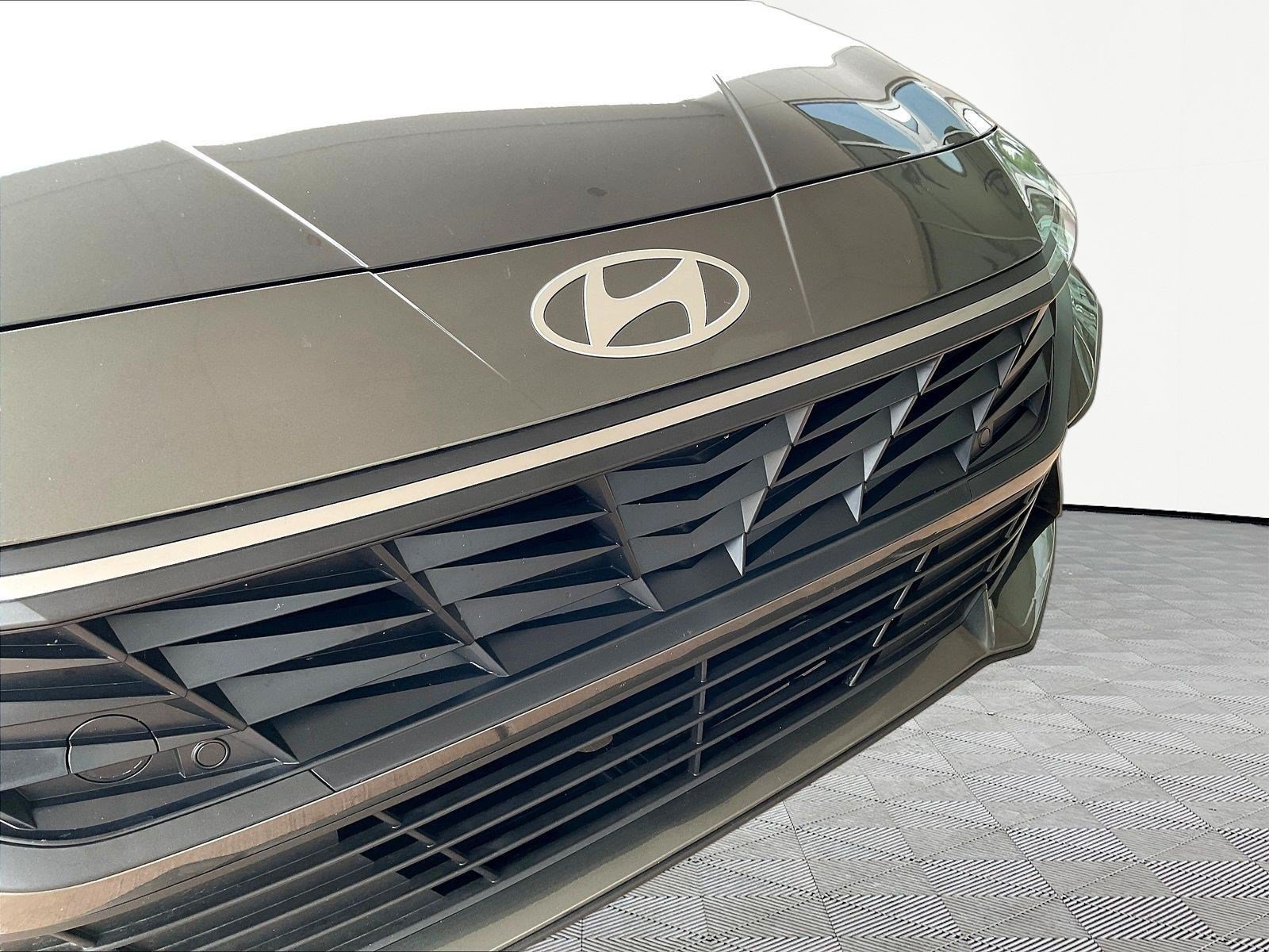 Used 2026 Hyundai Elantra Sport w/ Cargo Package FWD image 30