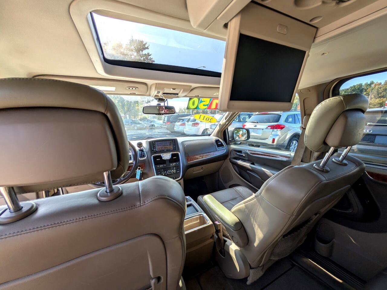 Used 2011 Chrysler Town & Country Limited w/ Trailer Tow Group image 24