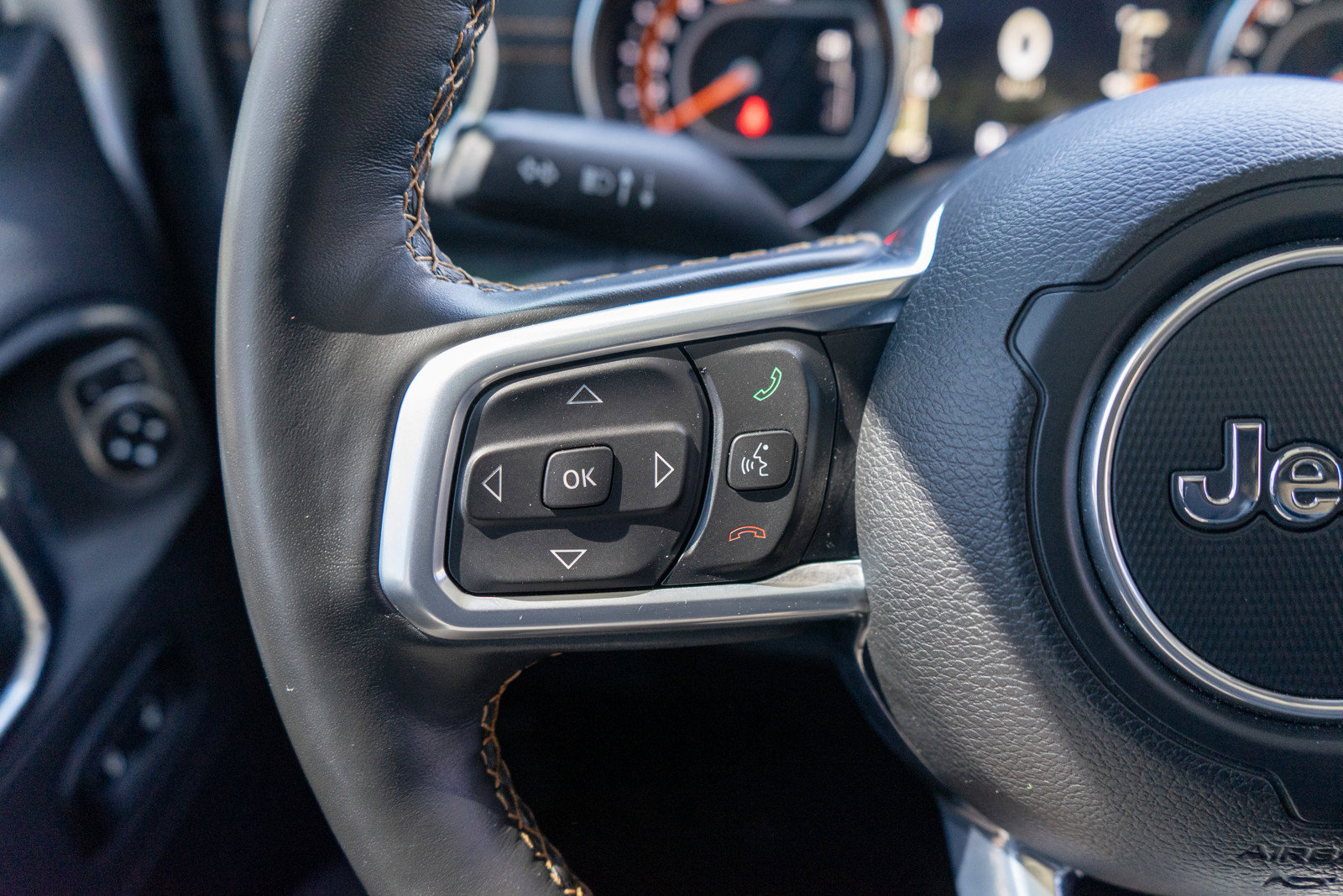 Used 2022 Jeep Wrangler Unlimited Sahara AWD/4WD image 24
