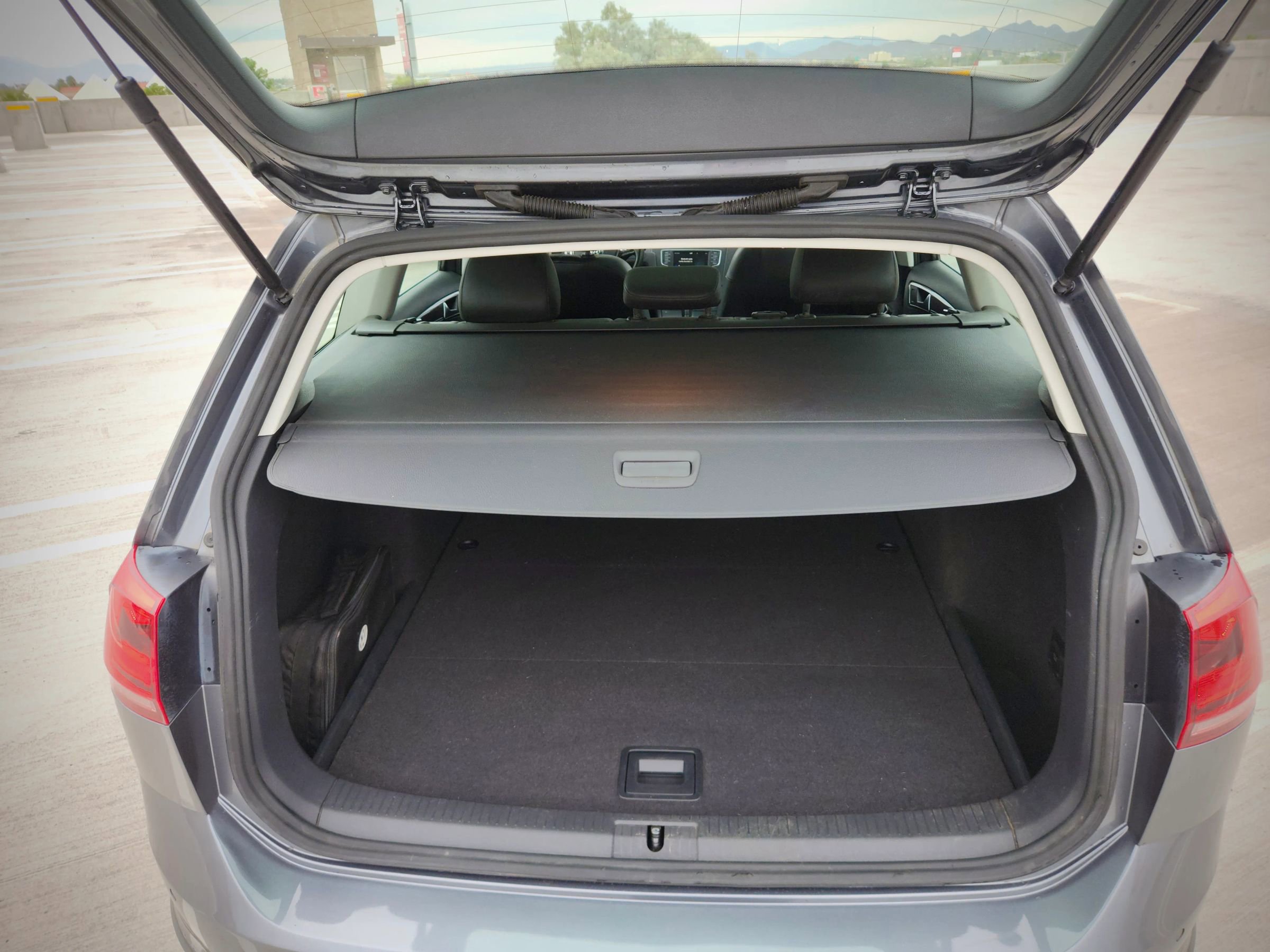 Used 2017 Volkswagen Golf Alltrack SE image 25