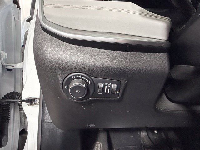Used 2025 Jeep Compass Limited AWD/4WD image 19