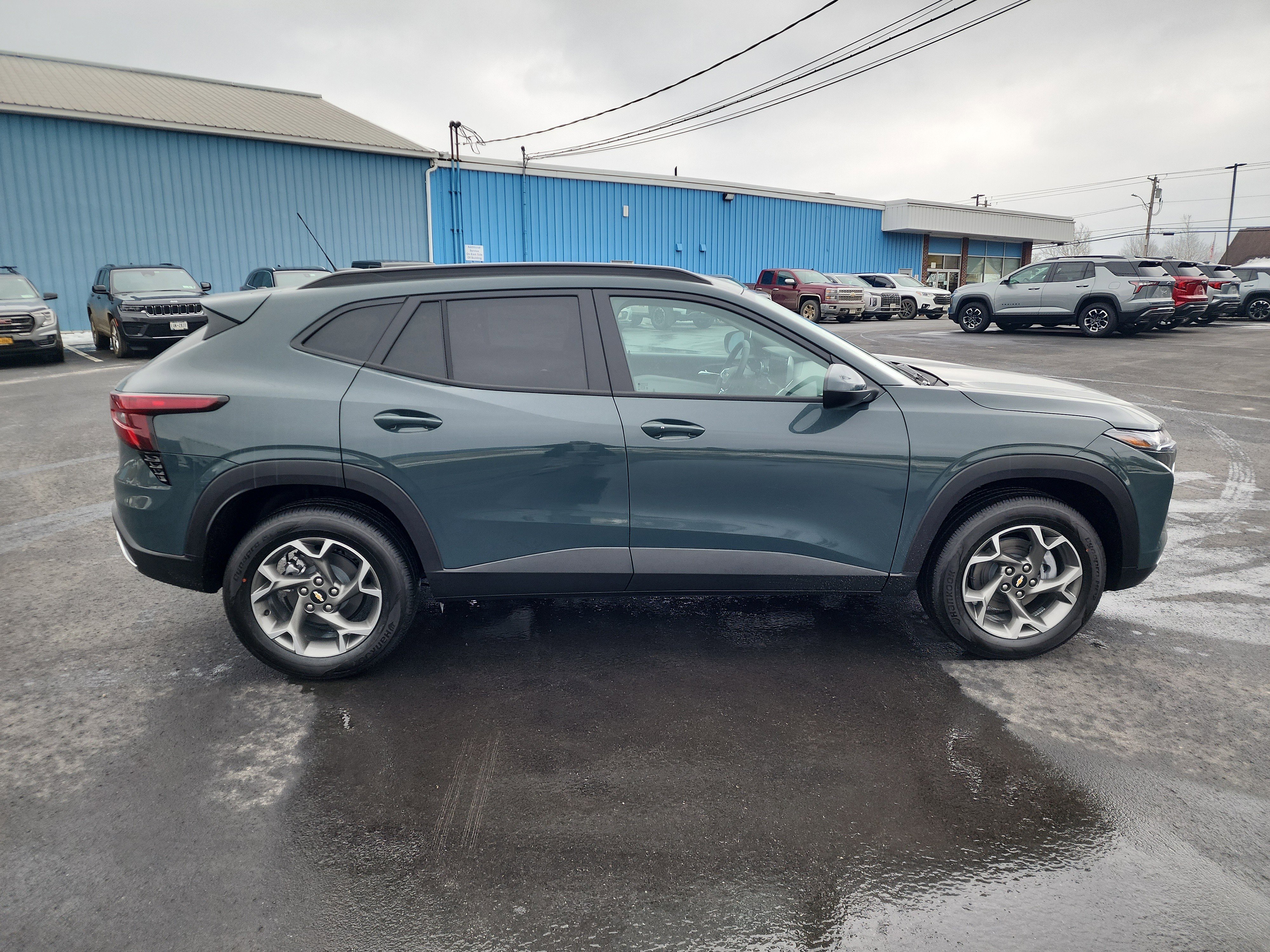 New 2026 Chevrolet Trax LT w/ LT Convenience Package image 9