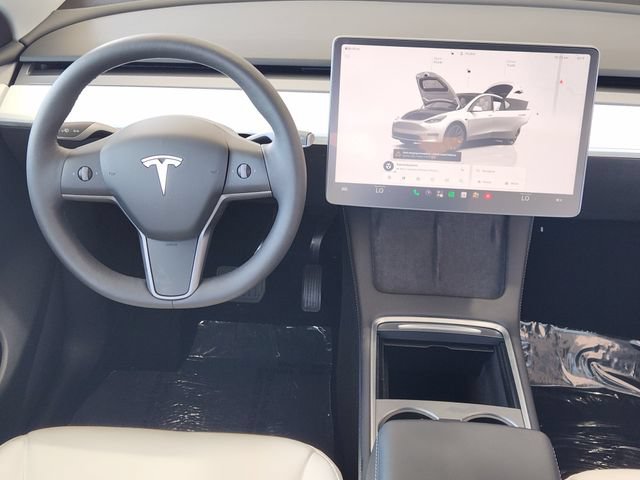 Used 2025 Tesla Model Y Long Range RWD image 34