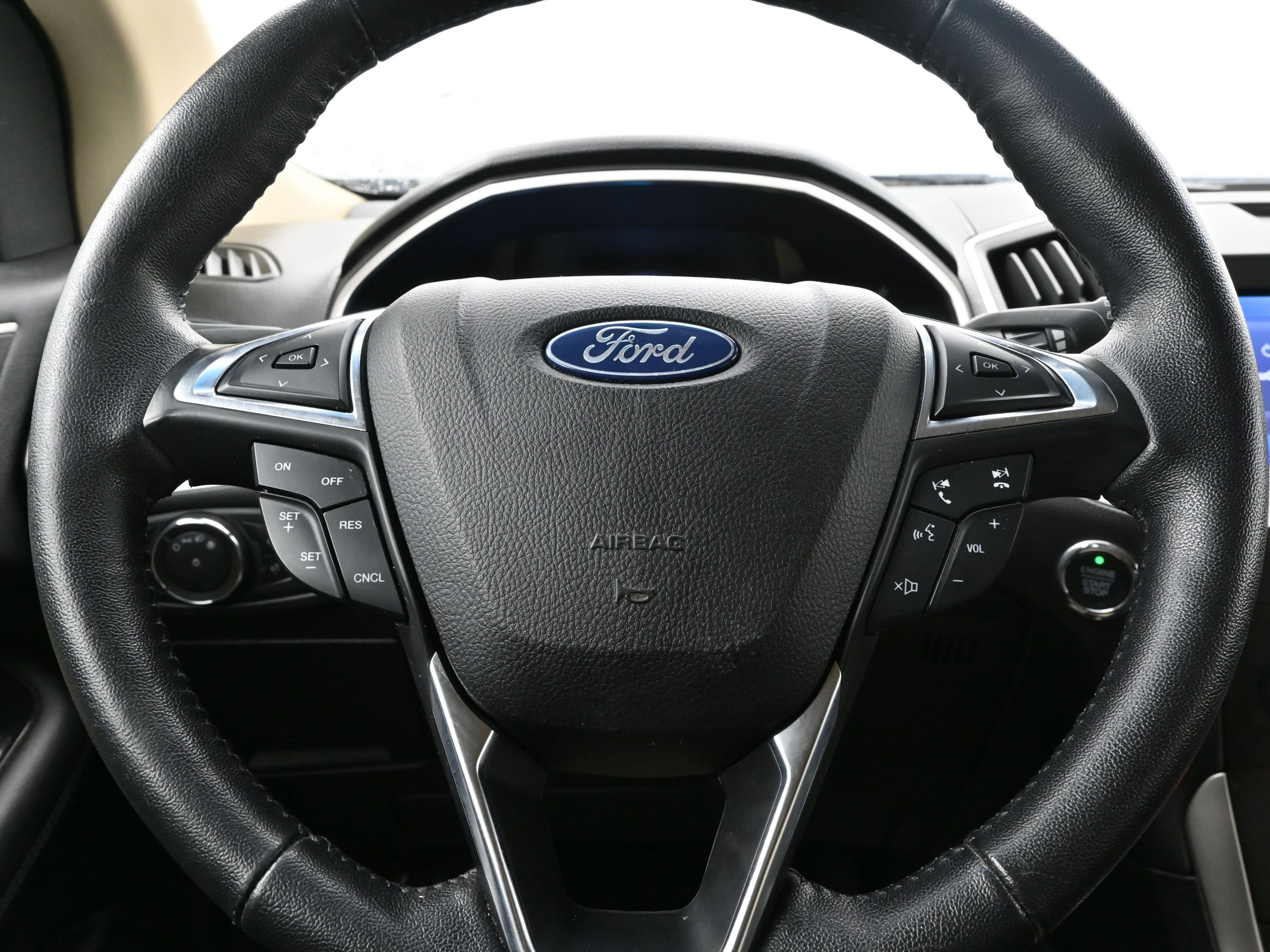 Used 2020 Ford Edge SEL image 13