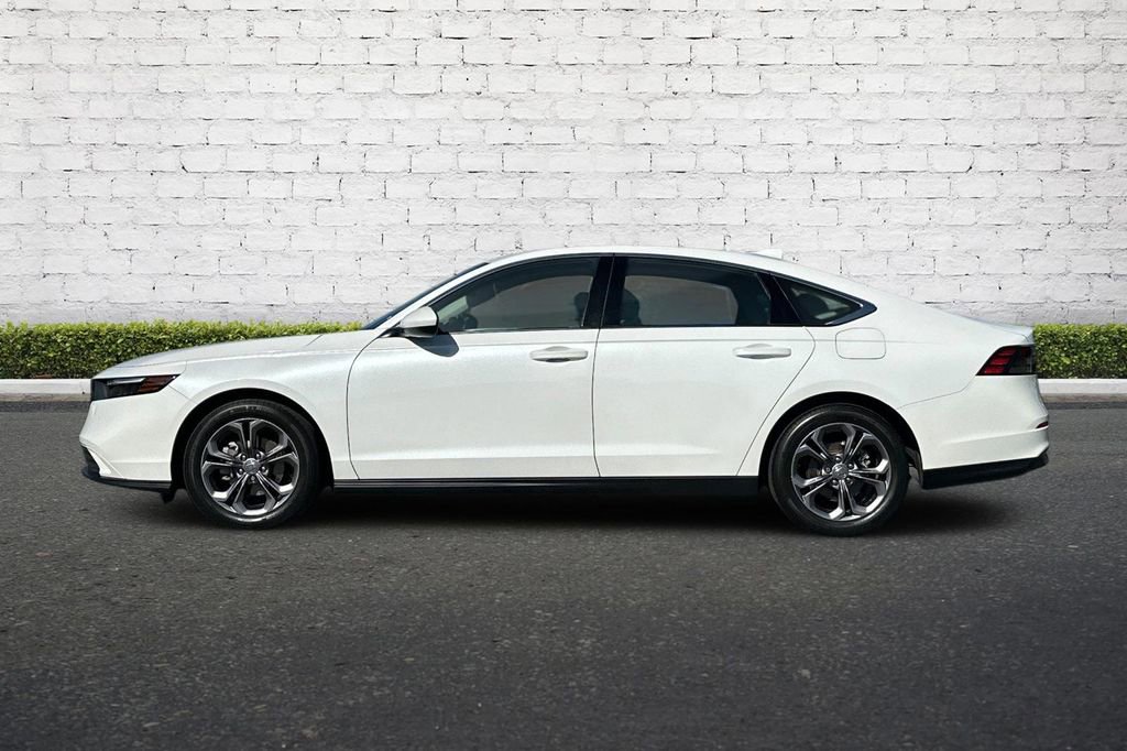 Used 2023 Honda Accord EX image 7