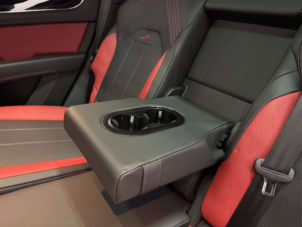 Used 2023 Bentley Bentayga AWD/4WD image 41