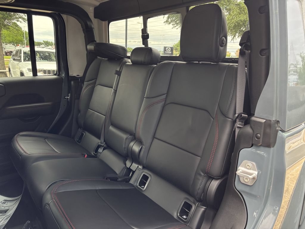 Used 2026 Jeep Gladiator Rubicon w/ Steel Power Dome Hood Package AWD/4WD image 25