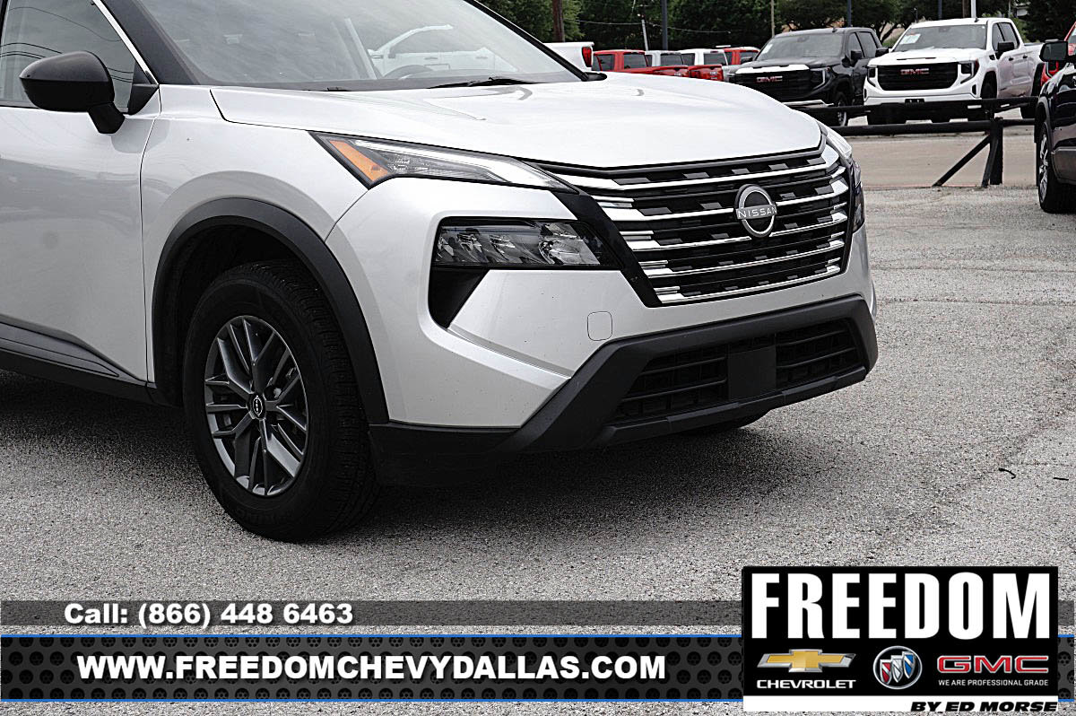 Used 2024 Nissan Rogue S FWD image 41