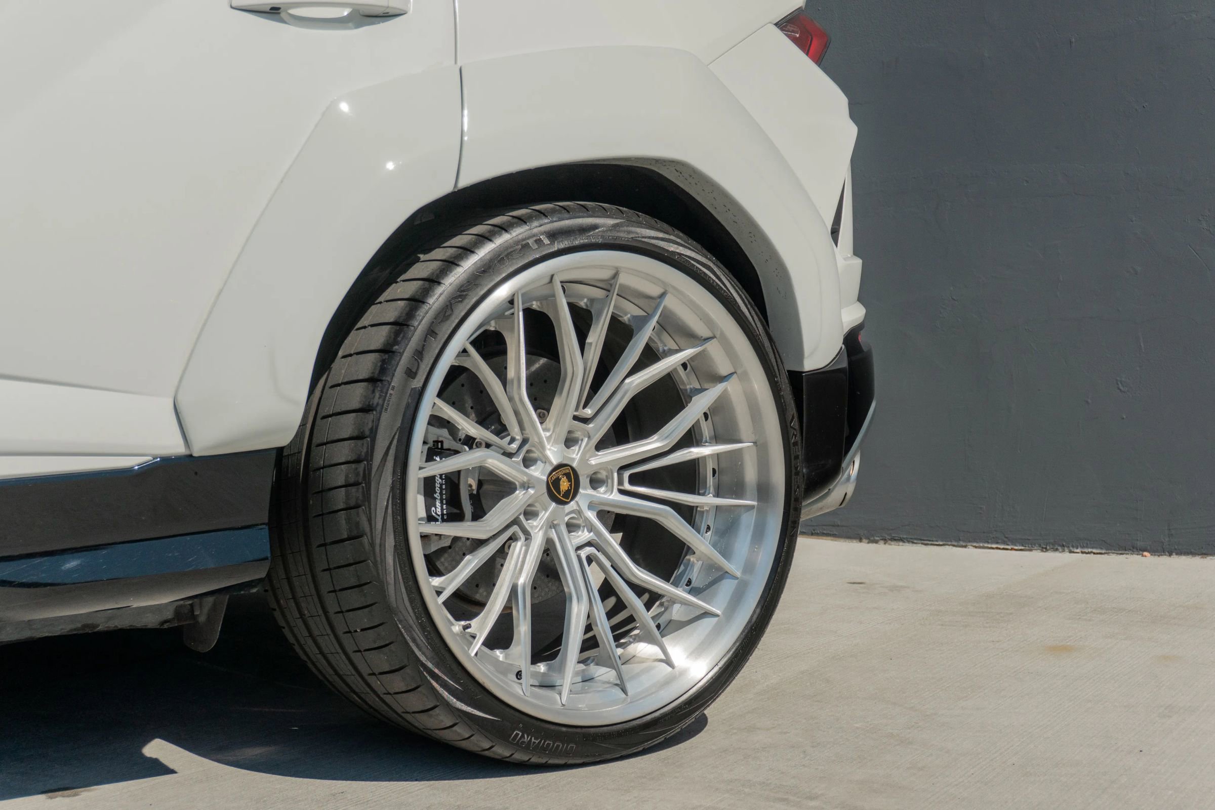 Used 2019 Lamborghini Urus AWD/4WD image 27