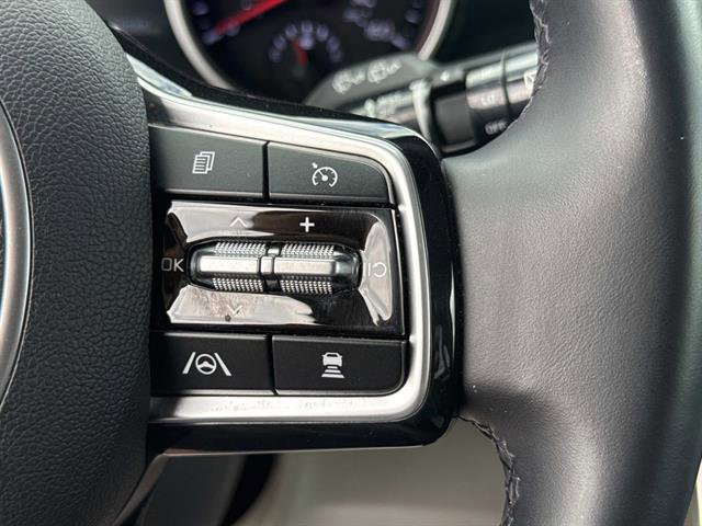 Used 2022 Kia Carnival EX FWD image 22