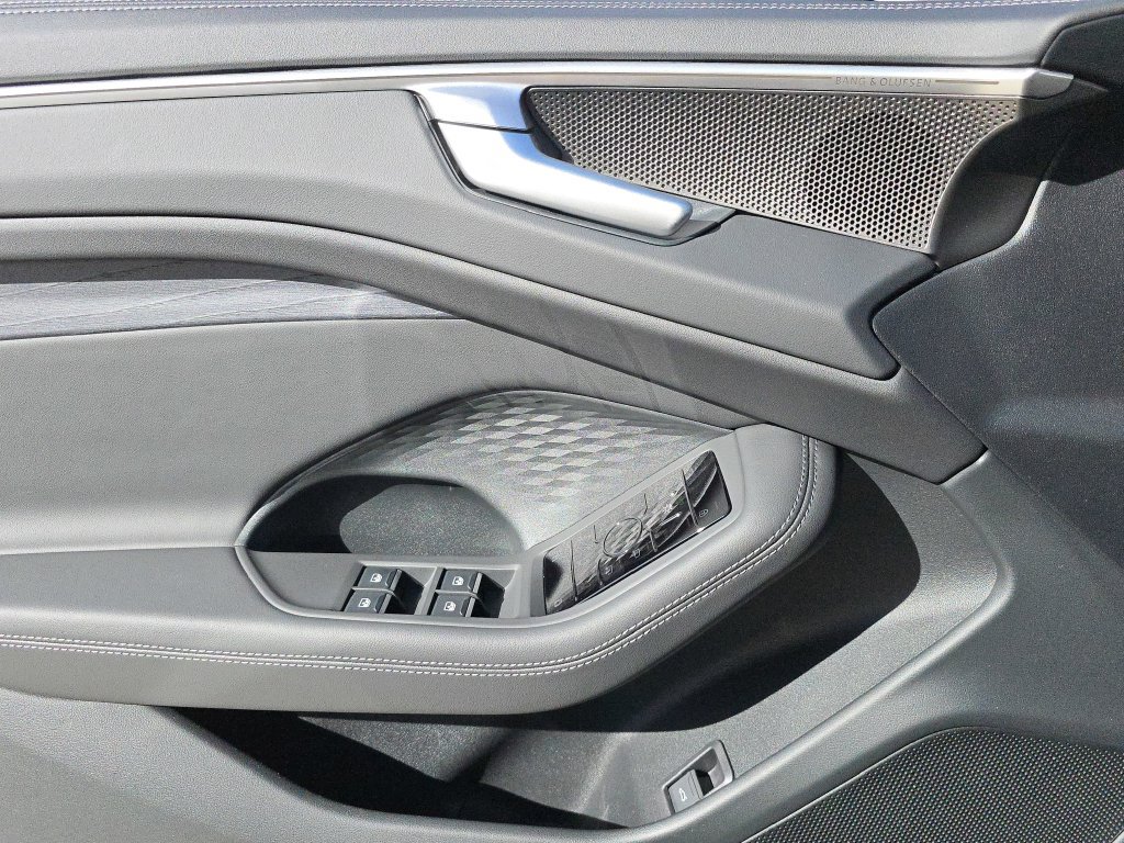 New 2026 Audi A6 Premium Plus AWD/4WD image 18