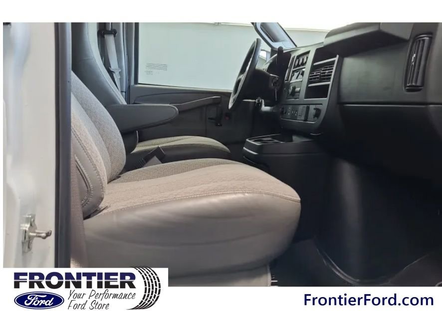 Used 2024 Chevrolet Express 3500 LT w/ LT Preferred Equipment Group RWD image 5