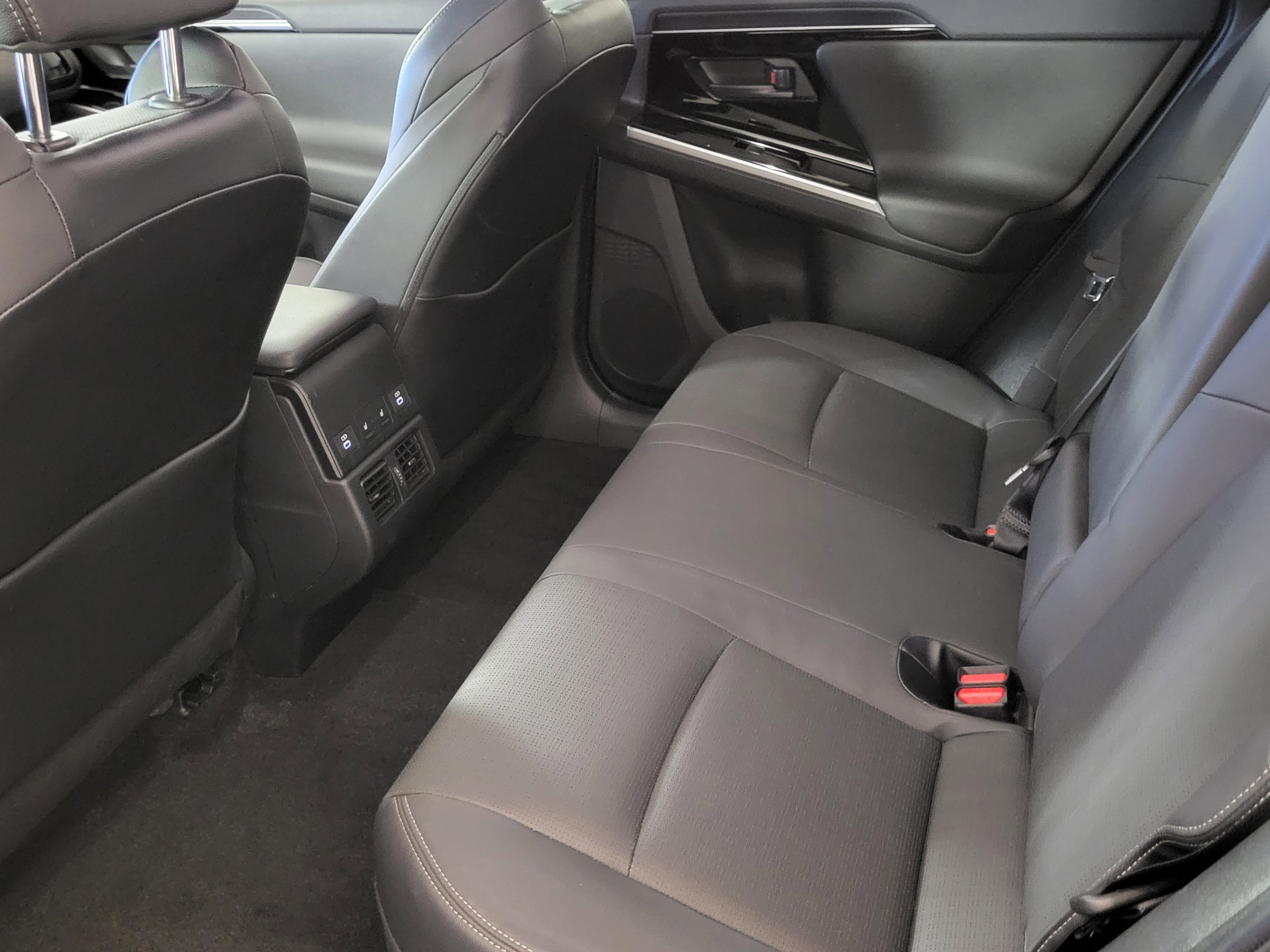 Used 2025 Subaru Solterra Limited image 27