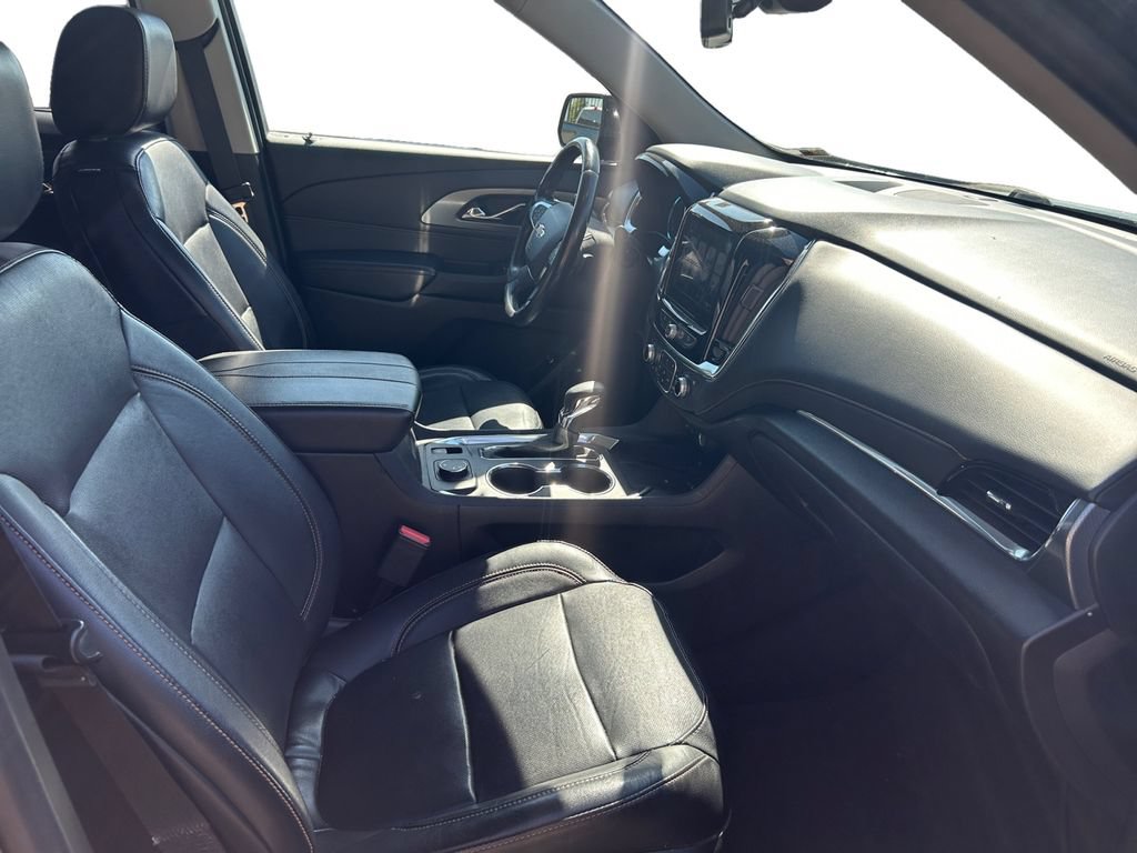 Used 2019 Chevrolet Traverse Premier w/ Redline Edition AWD/4WD image 16