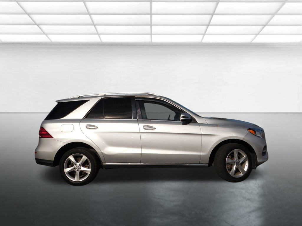 Used 2017 Mercedes-Benz GLE 350 4MATIC image 4