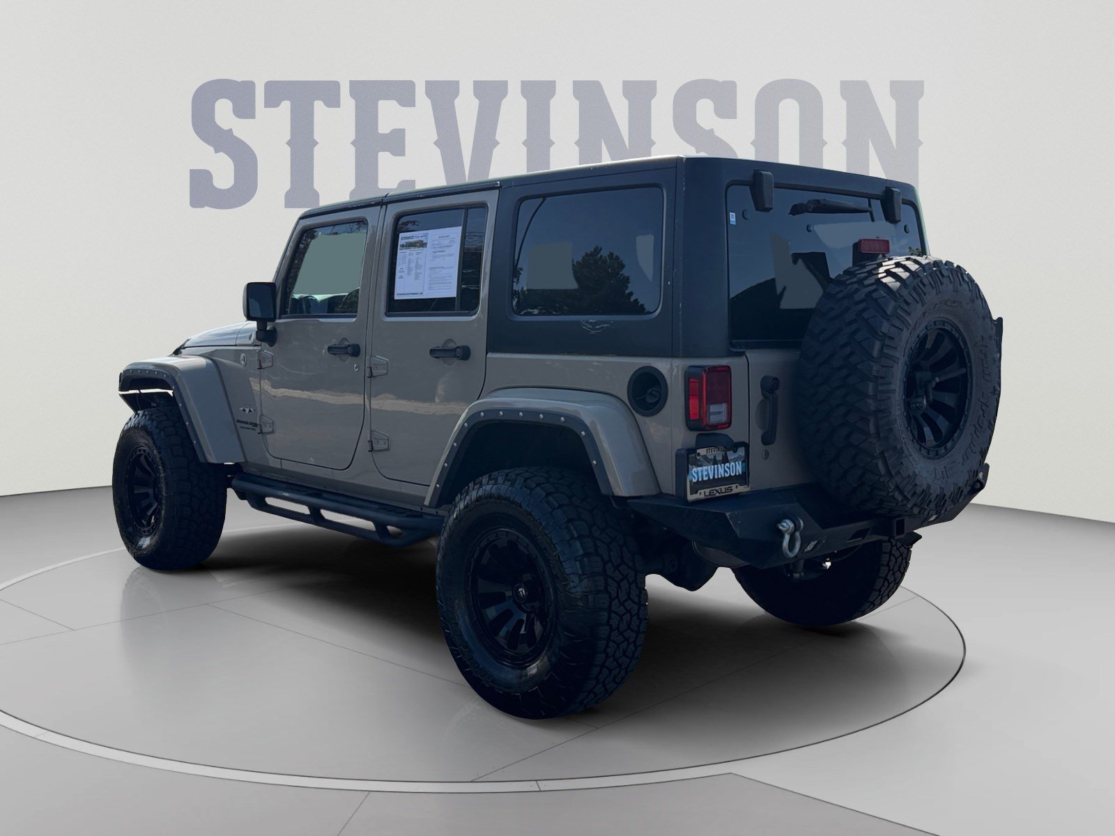 Used 2018 Jeep Wrangler Unlimited Sahara w/ Connectivity Group AWD/4WD image 3