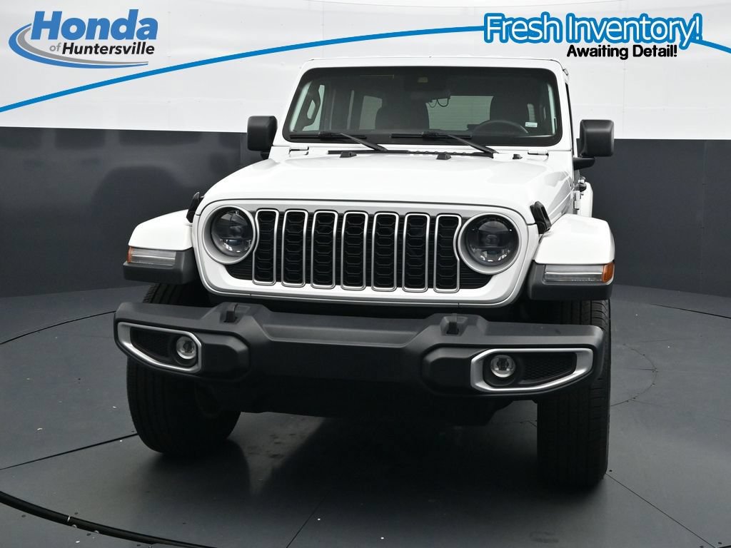 Used 2025 Jeep Wrangler Unlimited Sahara AWD/4WD image 3
