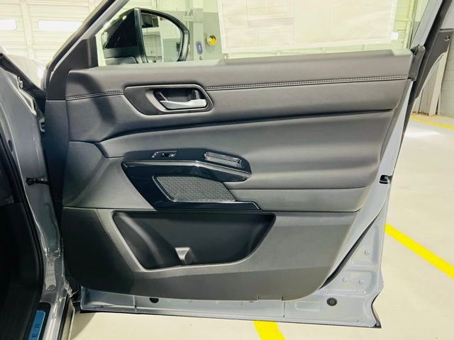 New 2026 Nissan Pathfinder Platinum image 37