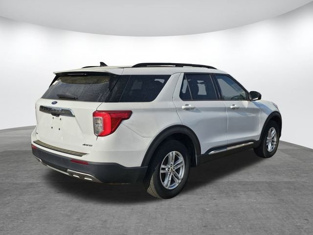 Certified 2023 Ford Explorer XLT w/ Equipment Group 202A image 4