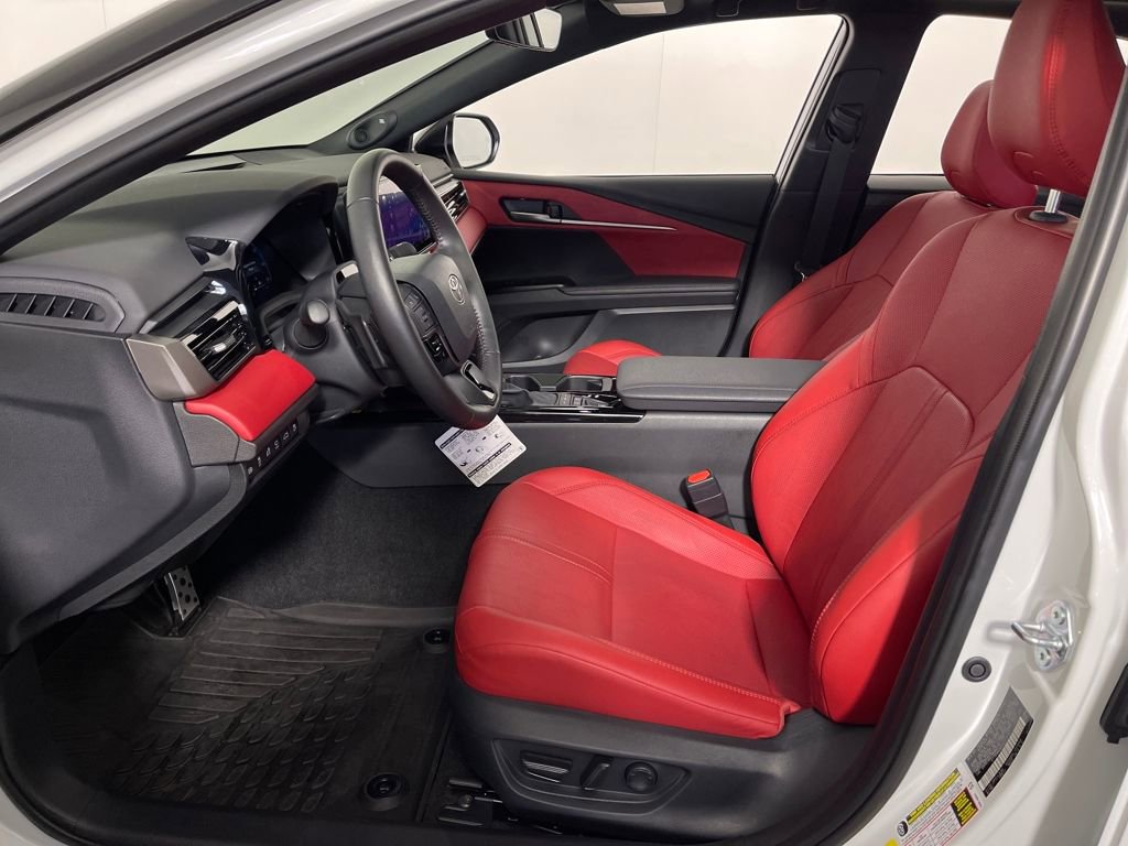 Used 2025 Toyota Camry XSE image 12