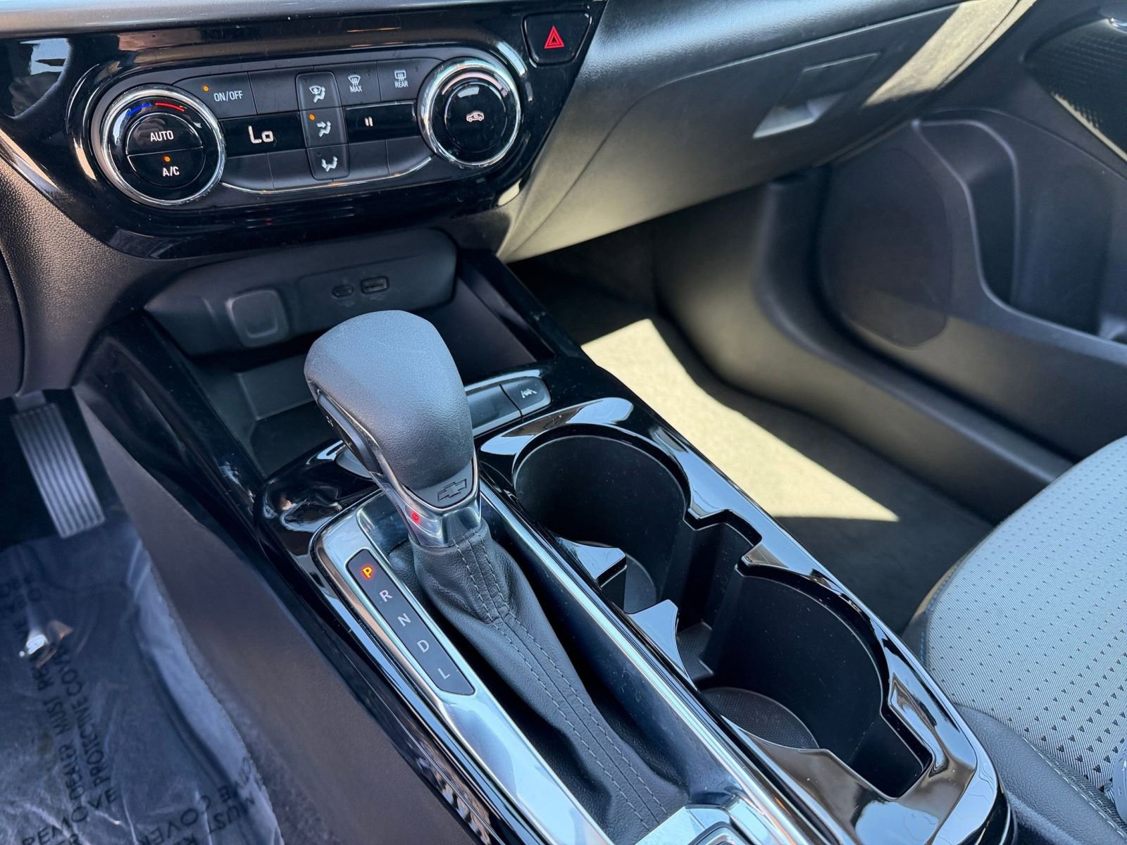 Used 2025 Chevrolet Trax LT image 40