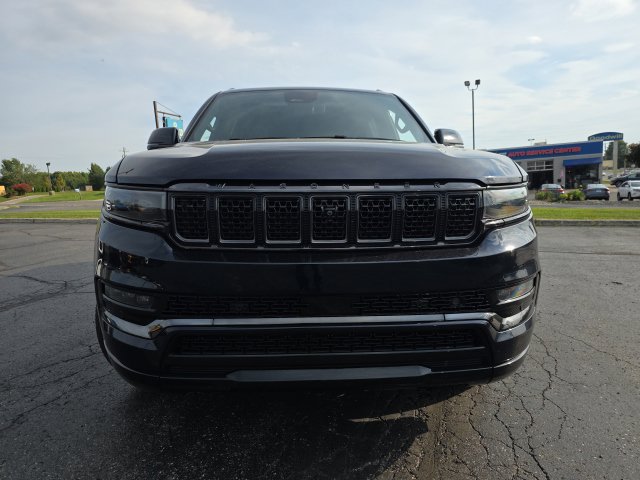 Used 2025 Jeep Grand Wagoneer L Series III w/ Quick Order Packagew 28T AWD/4WD image 10