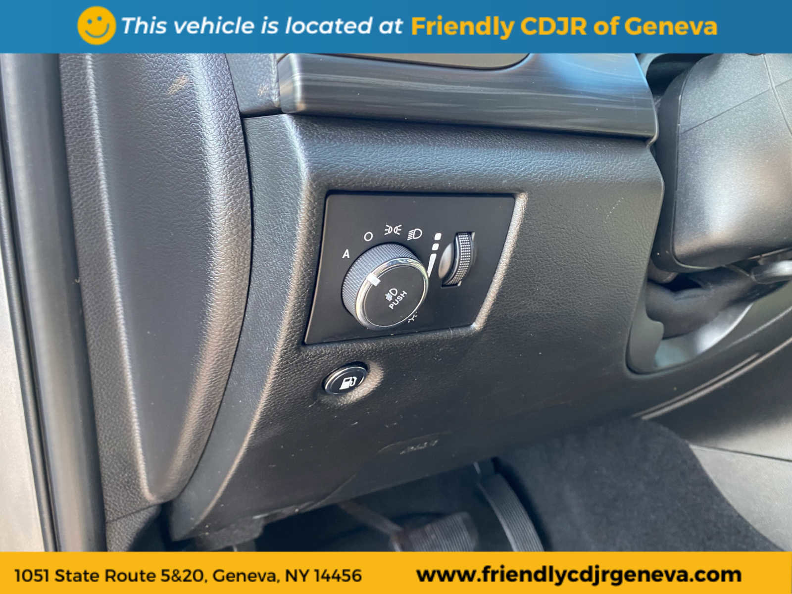 Used 2020 Jeep Grand Cherokee Altitude image 21