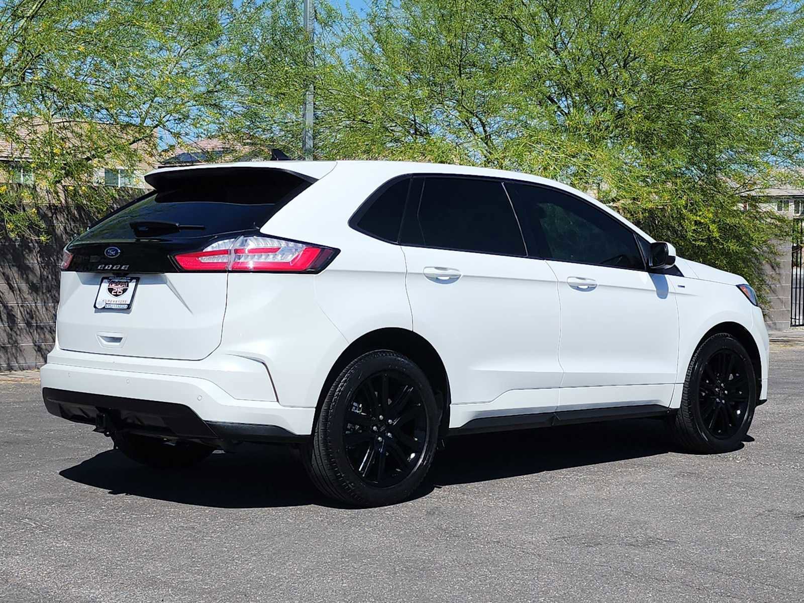 Used 2022 Ford Edge ST-Line w/ Class II Trailer Tow Package AWD/4WD image 8