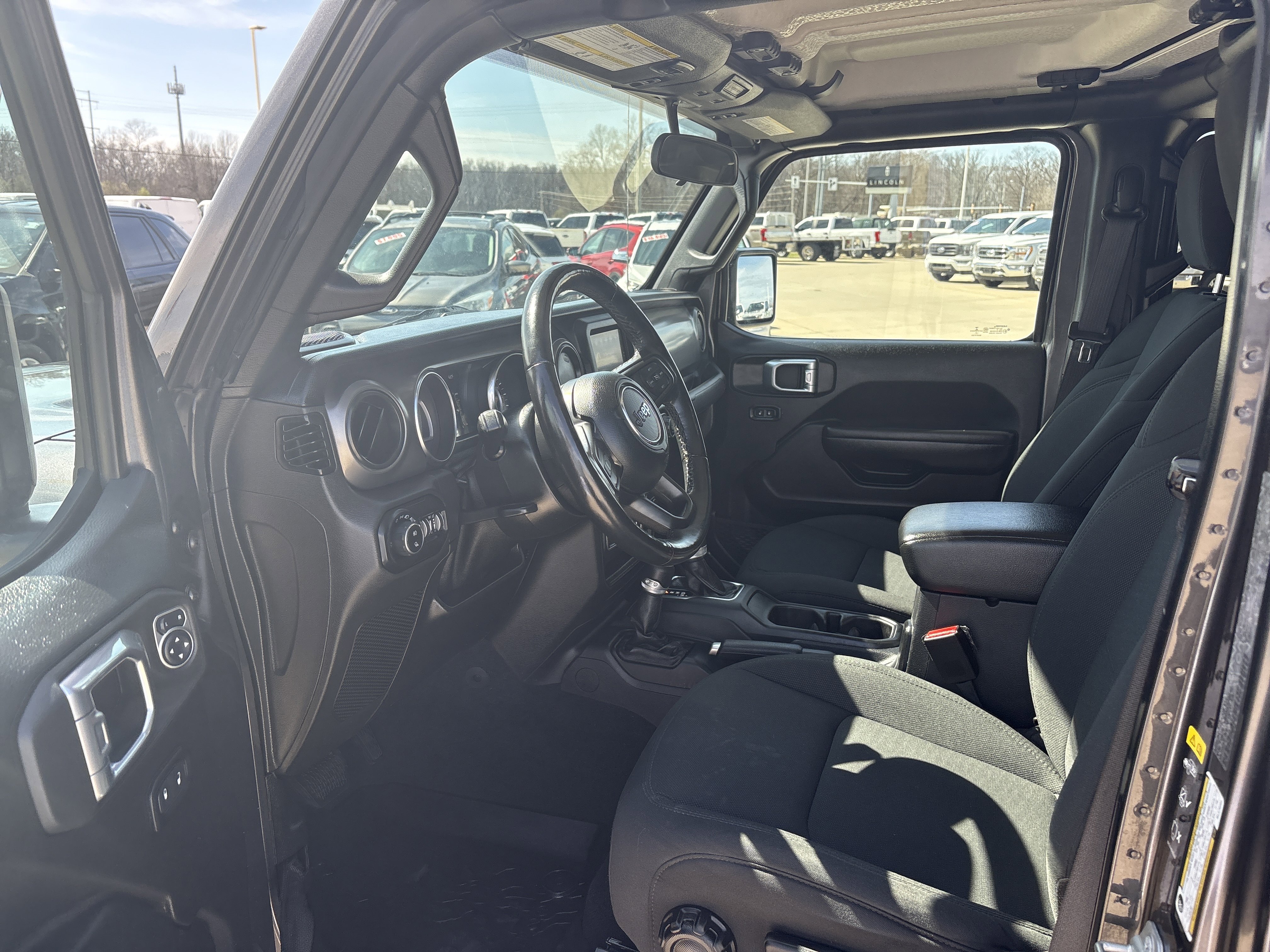 Used 2021 Jeep Gladiator Willys image 9
