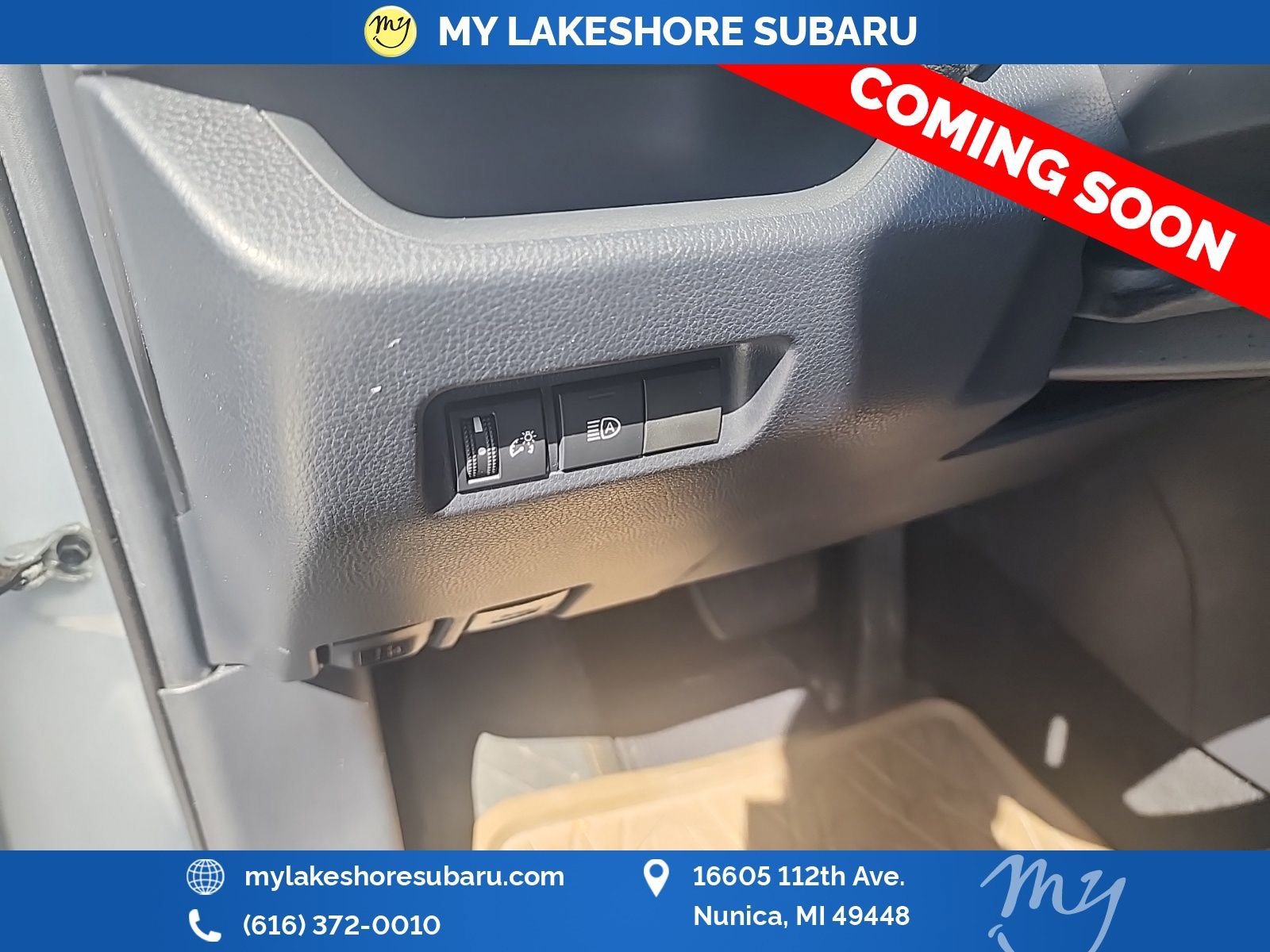 Used 2019 Toyota RAV4 LE w/ Carpet Mat Package image 16